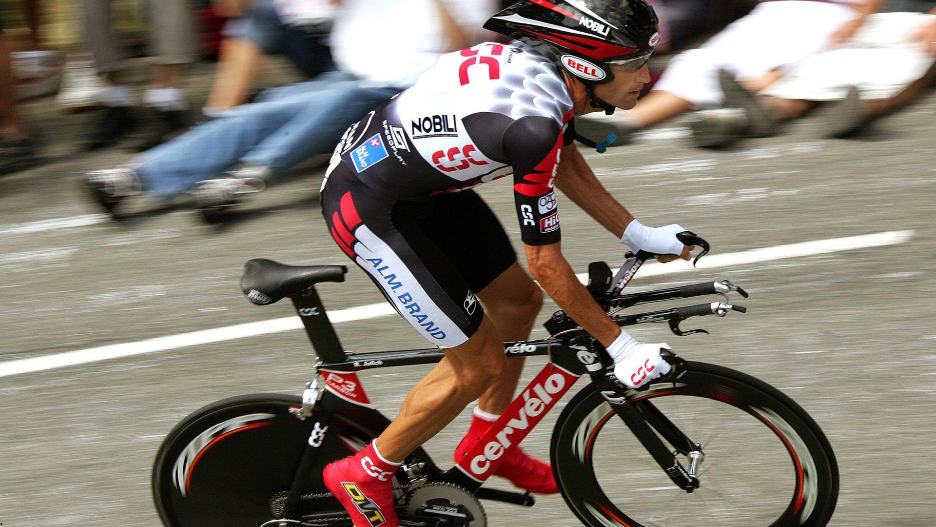 早报姆总戴帽！皇马送纸糊曼城出局！