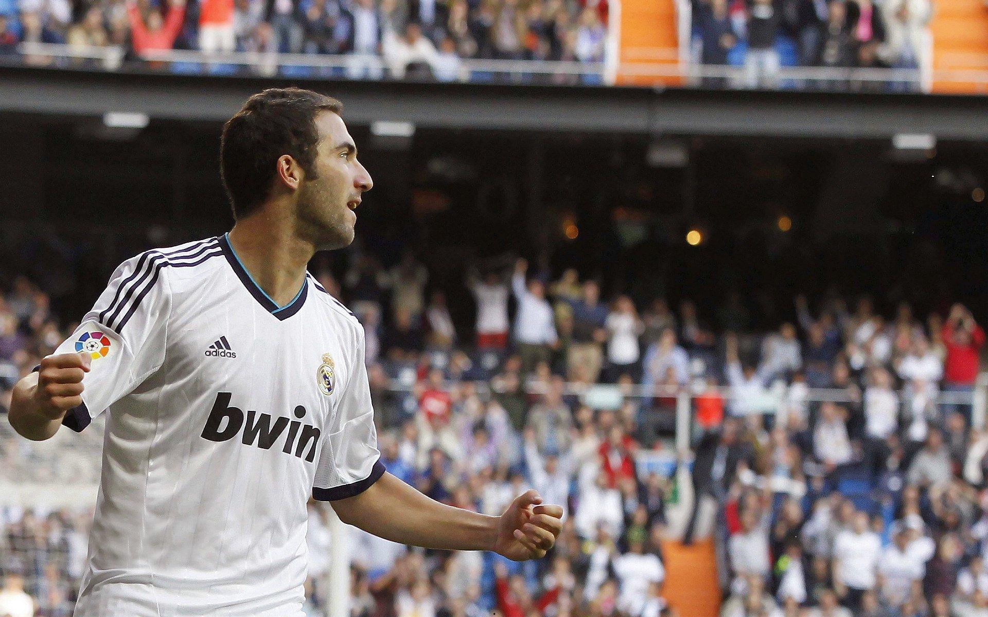 麦考的十字路口，冠军荣耀与金钱现实，勇士续约危机背后的联盟暗流