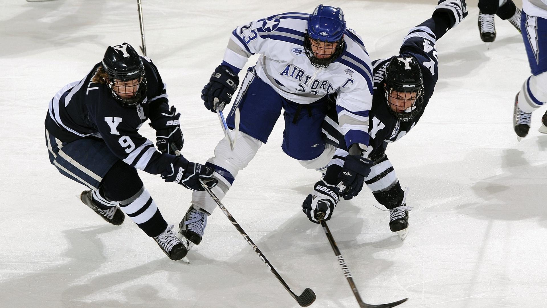 菲尼克斯太阳深陷内线危机，保罗伤情反复，禁区失守引发战术困局