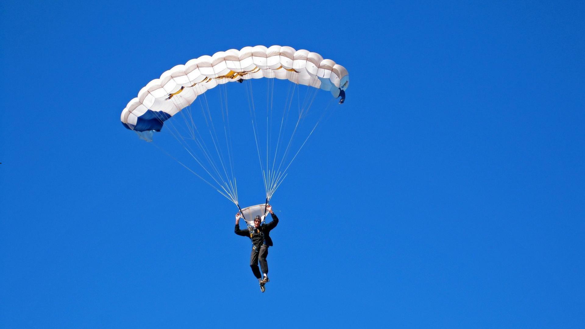 索博斯洛伊，默然引领风暴，红军新核以行动诠释沉默领导力