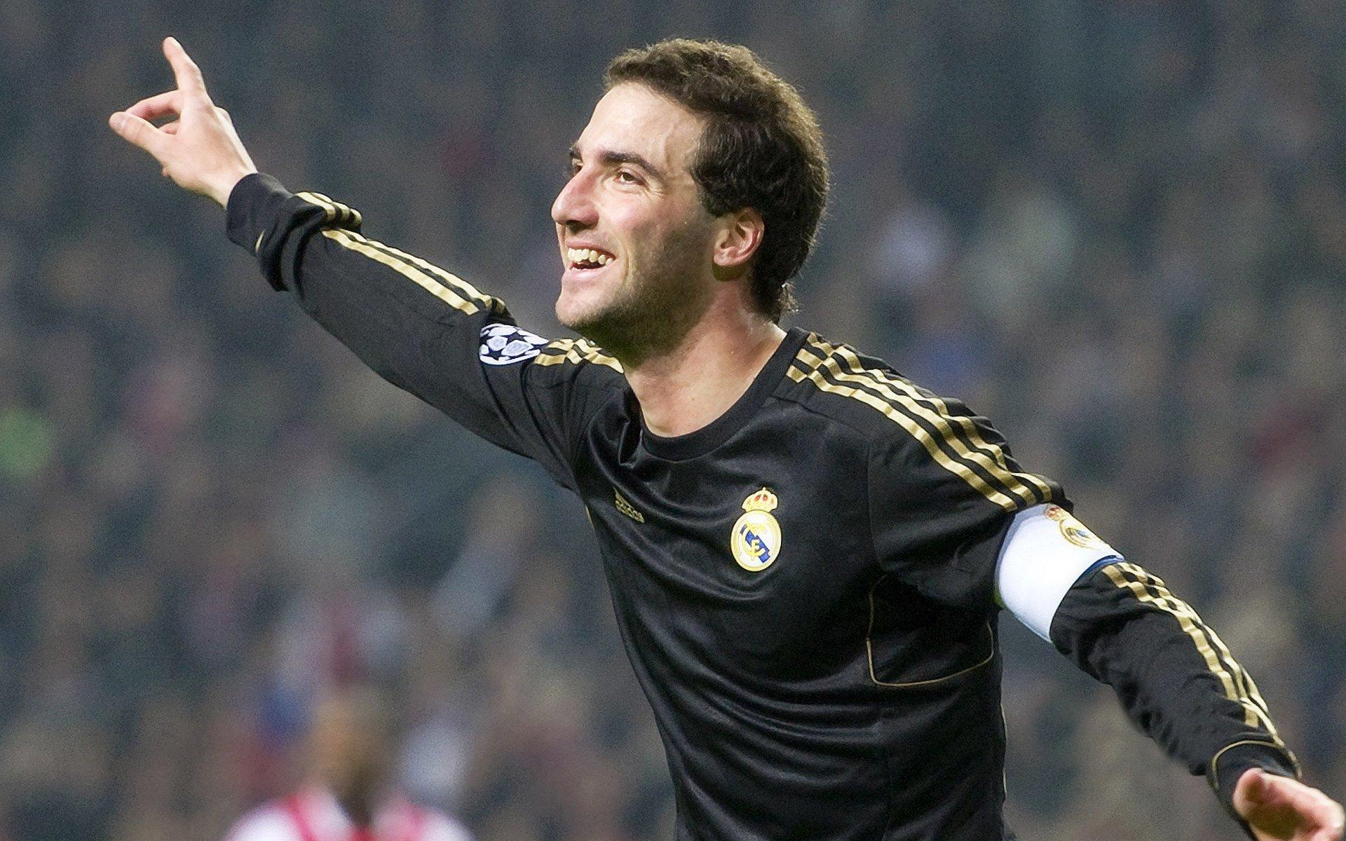 韩佳奇领跑联赛扑救榜显锋芒 坦言专注状态积累经验