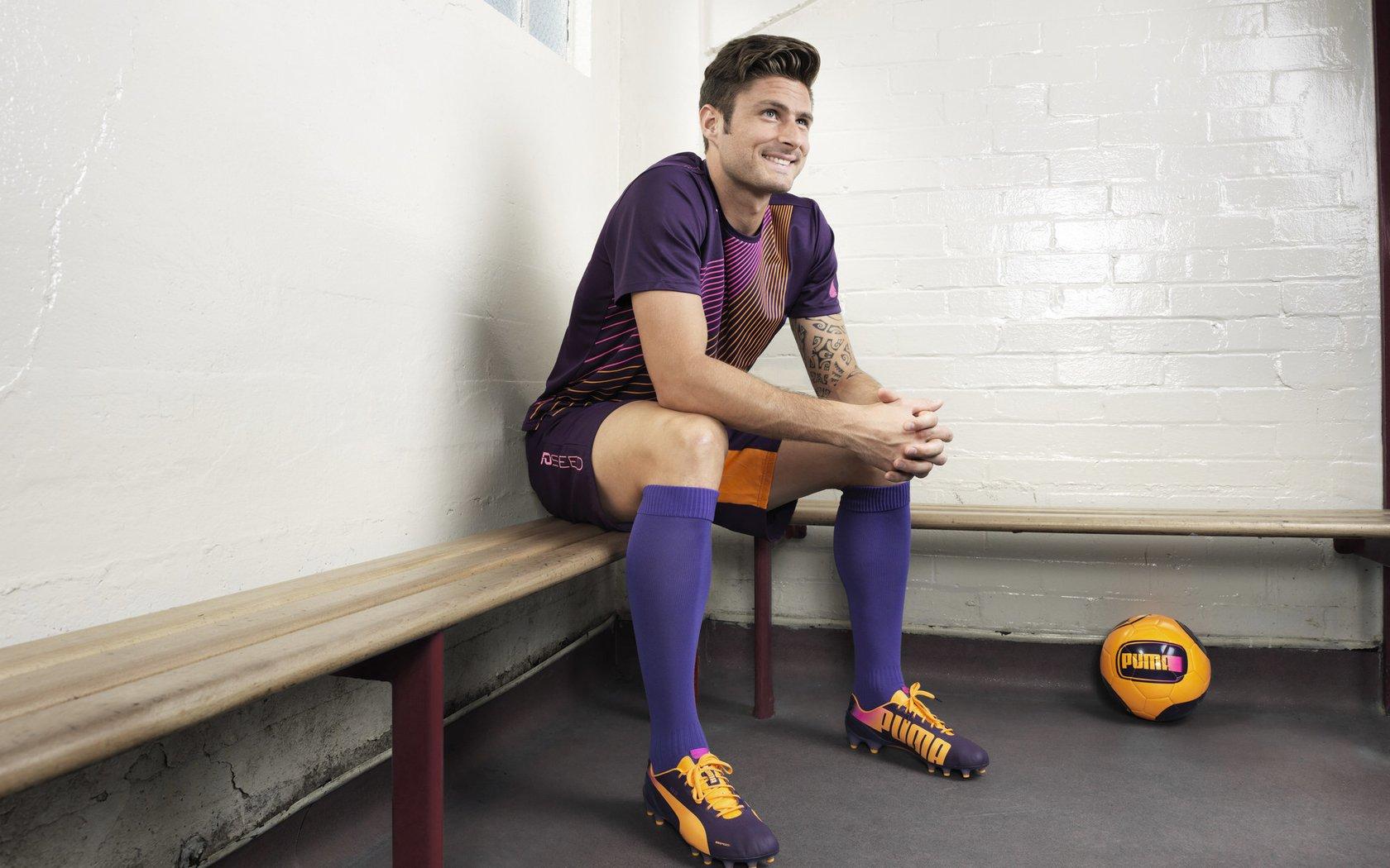 莱比锡主场狂飙六球横扫奥格斯堡，新星迪奥曼德闪耀独造三球